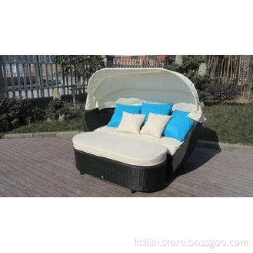 Roofed Outdoor Rattan Daybed , Wicker Conservatory Furnitur